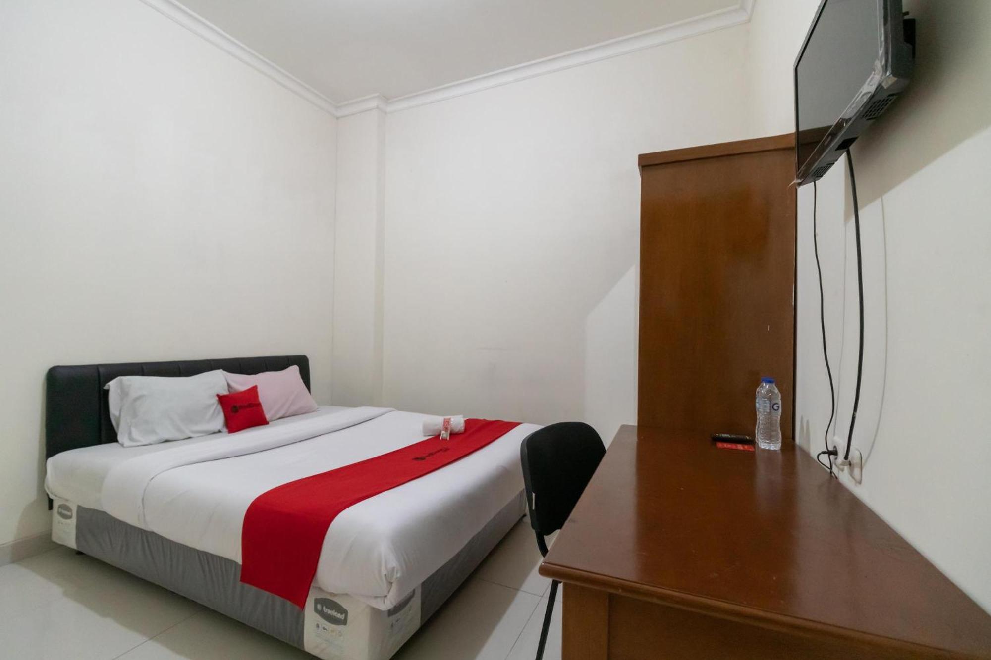 Reddoorz Near Universitas Esa Unggul Bekasi Harapan Indah מראה חיצוני תמונה