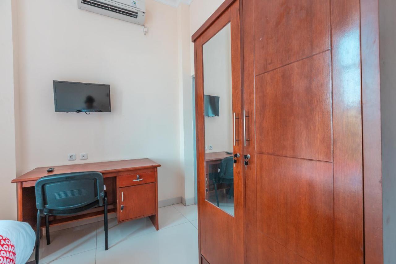Reddoorz Near Universitas Esa Unggul Bekasi Harapan Indah מראה חיצוני תמונה